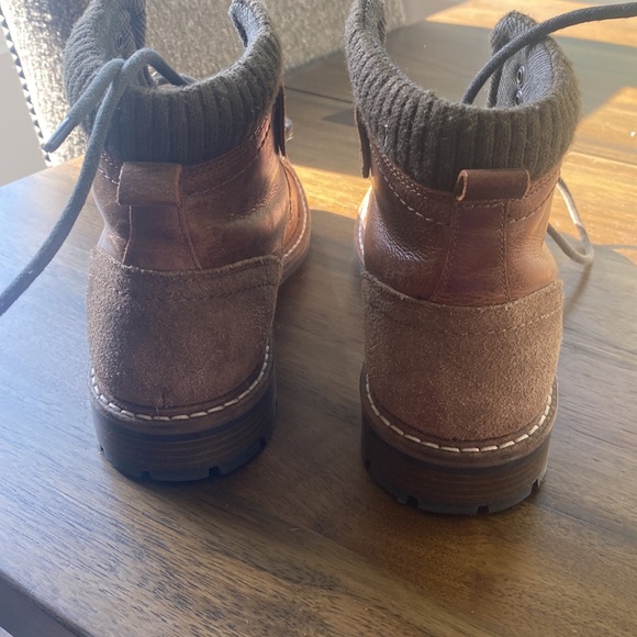 Boots size 9 Medium from the BUCKLE - Picture 2 of 5